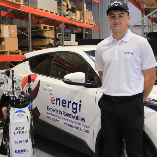 Josh Berry Golfer with UK Energi sponsorship